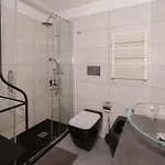 ゲストハウス Cconforthotels Cavour 3*