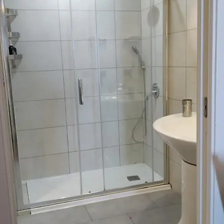 Cconforthotels R&b Cavour Гостевой дом Бари