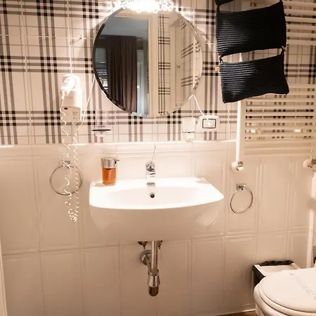 Gasthof Cconforthotels Cavour 3*
