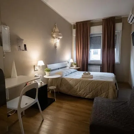 Cconforthotels Cavour 3* Бари