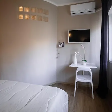 Cconforthotels R&b Cavour Bari